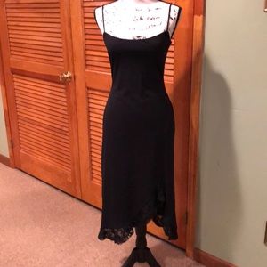 Cache size M black below knee dress